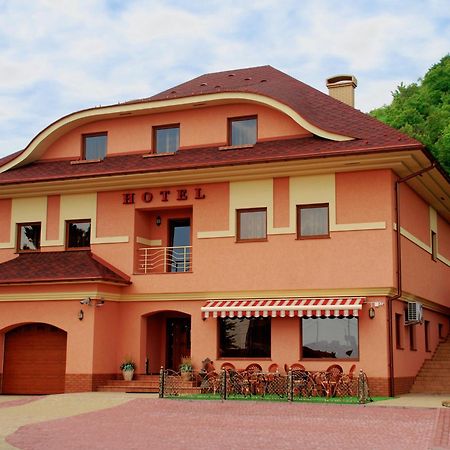 Hotel Magnat Mukačevo Esterno foto