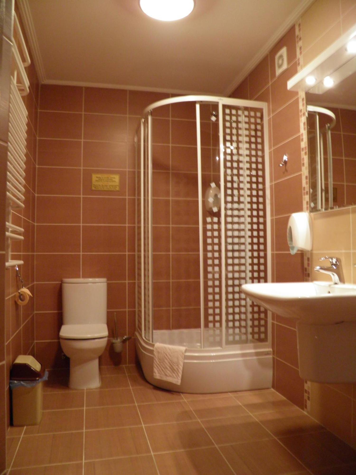 Hotel Magnat Mukačevo Esterno foto