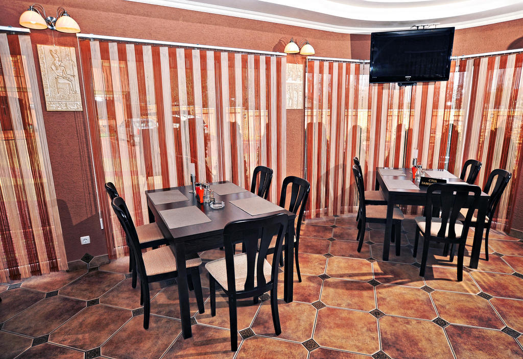 Hotel Magnat Mukačevo Esterno foto
